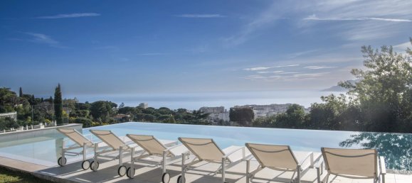 5 bedrooms Villa in Cannes, France No. 92 10
