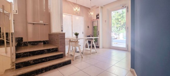 1002m² Building in Rimini, Italy No. 300204 8