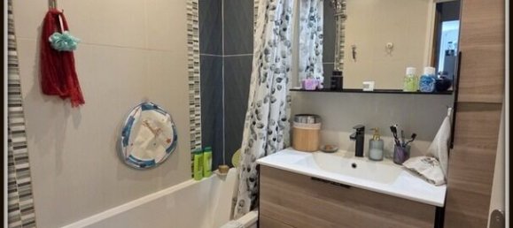 2 bedrooms Apartment in Livry-Gargan, France No. 318217 5