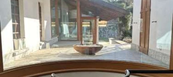 Вилла с 5 комнатами в Эрба, Италия № 2845 7