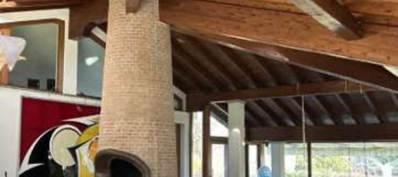 Вилла с 5 комнатами в Эрба, Италия № 2845 6