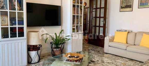 2 Schlafzimmer Wohnung in Florence, Italy, Nr. 51751 2