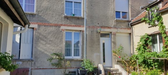 8 bedrooms Building in Sainte-Savine, France No. 89325 2