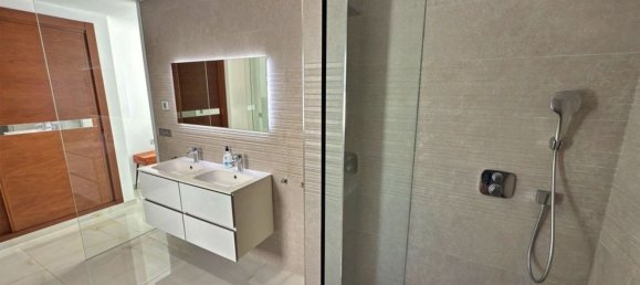 5 bedrooms House in Alicante, Spain No. 240238 23