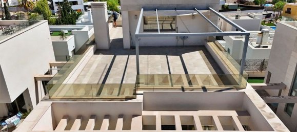 5 bedrooms House in Alicante, Spain No. 240238 8