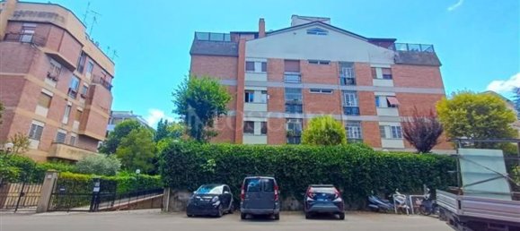 8 rooms Apartment in Rome, Italy No. 266026 2