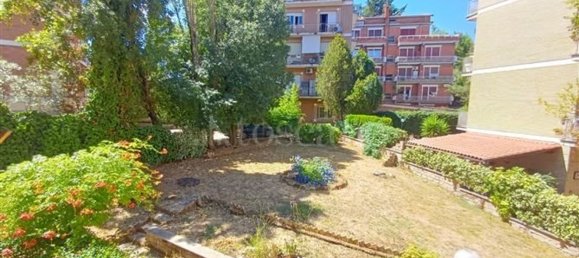 8 rooms Apartment in Rome, Italy No. 266026 17