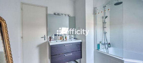 Casa de 6 dormitorios en Saint-Ouen-l'Aumone, France No. 360335 15