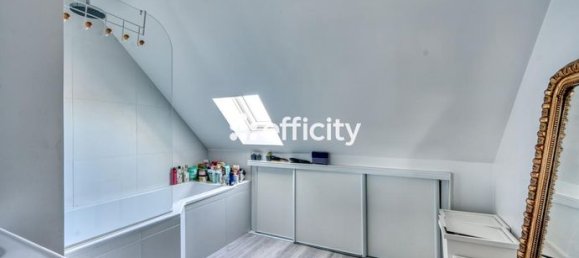 Casa de 6 dormitorios en Saint-Ouen-l'Aumone, France No. 360335 14