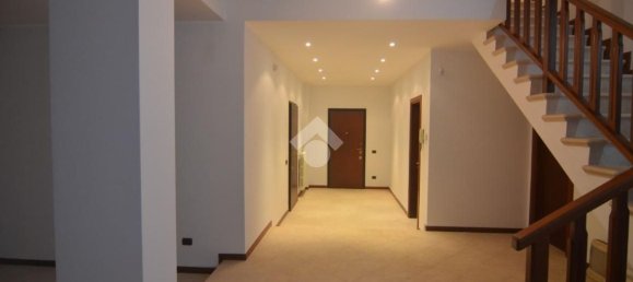 Villa de 5 divisões em Bari, Italy N.º 120034 2