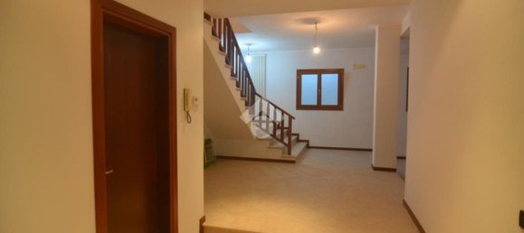 Villa de 5 divisões em Bari, Italy N.º 120034 8