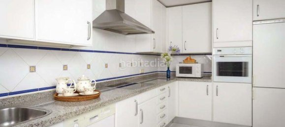 Apartamento de 3 dormitorios en Marbella, Spain No. 115424 5