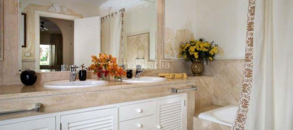 Apartamento de 3 dormitorios en Marbella, Spain No. 115424 8