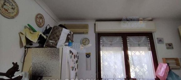 3 rooms Apartment in Rome, Italy No. 200556 11