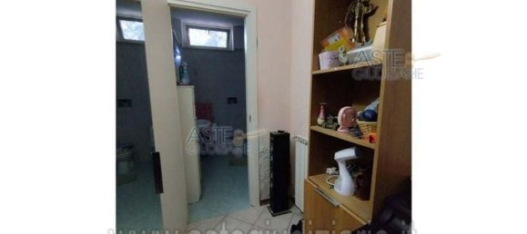 3 rooms Apartment in Rome, Italy No. 200556 14