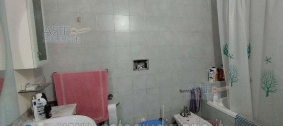 3 rooms Apartment in Rome, Italy No. 200556 16