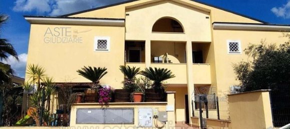 3 rooms Apartment in Rome, Italy No. 200556 18