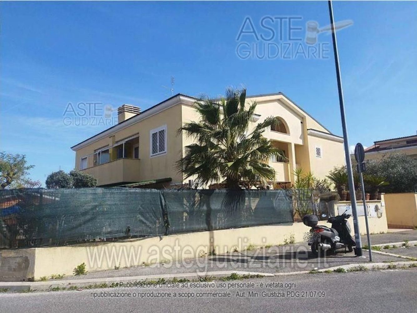 3 rooms Apartment in Rome, Italy No. 200556