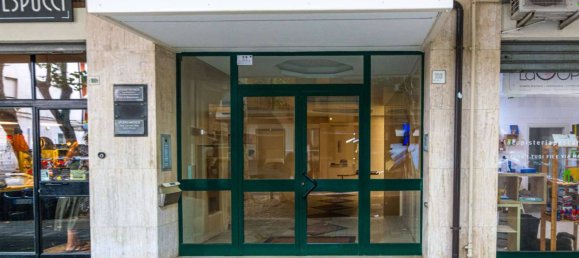 2 bedrooms Apartment in Pescara, Italy No. 281984 6