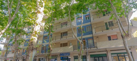 2 bedrooms Apartment in Pescara, Italy No. 281984 5