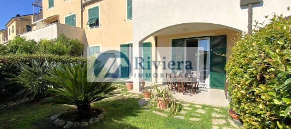Apartamento de 2 dormitorios en San Bartolomeo al Mare, Italy No. 267186 2
