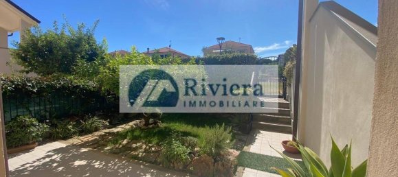 Apartamento de 2 dormitorios en San Bartolomeo al Mare, Italy No. 267186 22