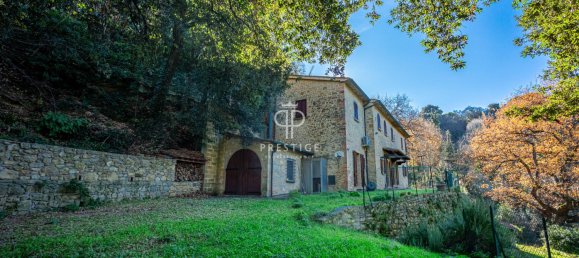 4 bedrooms Castles in Volterra, Italy No. 52748 2
