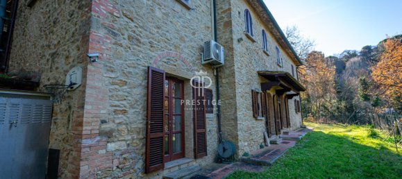 4 bedrooms Castles in Volterra, Italy No. 52748 3