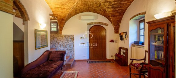 4 bedrooms Castles in Volterra, Italy No. 52748 11