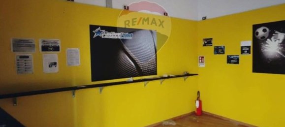 27m² Commercial property in Minturno, Italy No. 324055 4