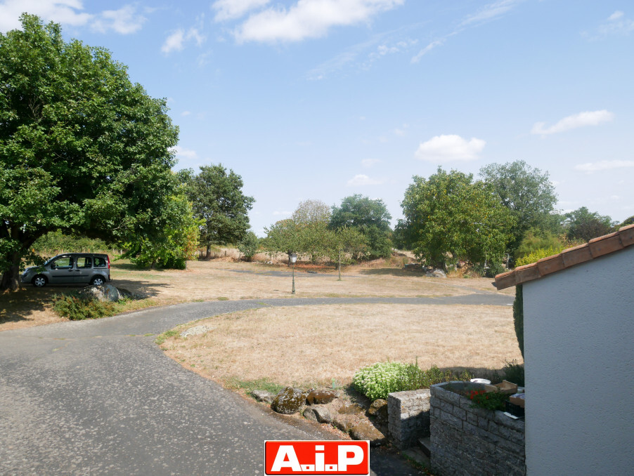 4 Schlafzimmer Haus in Nueil-les-Aubiers, France, Nr. 347219