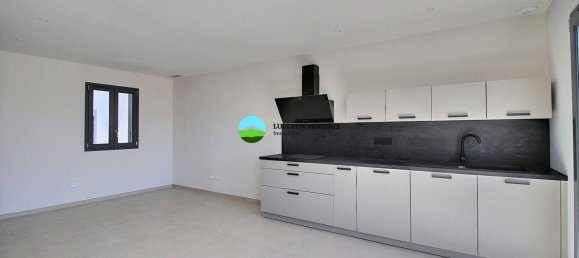 2 bedrooms Apartment in Velleron, France No. 361695 4