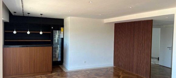 4 bedrooms Apartment in Lisbon, Portugal No. 133954 3