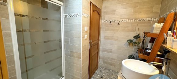 3 Schlafzimmer Doppelhaus in Tarare, France, Nr. 206582 3