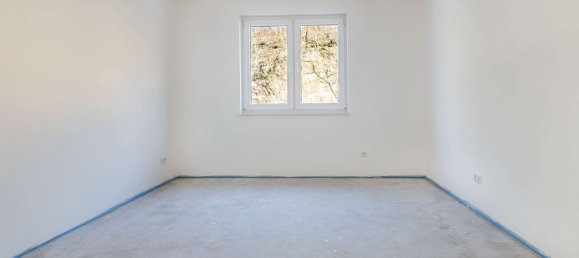  Parking in Hameln-Pyrmont, Germany No. 141133 42