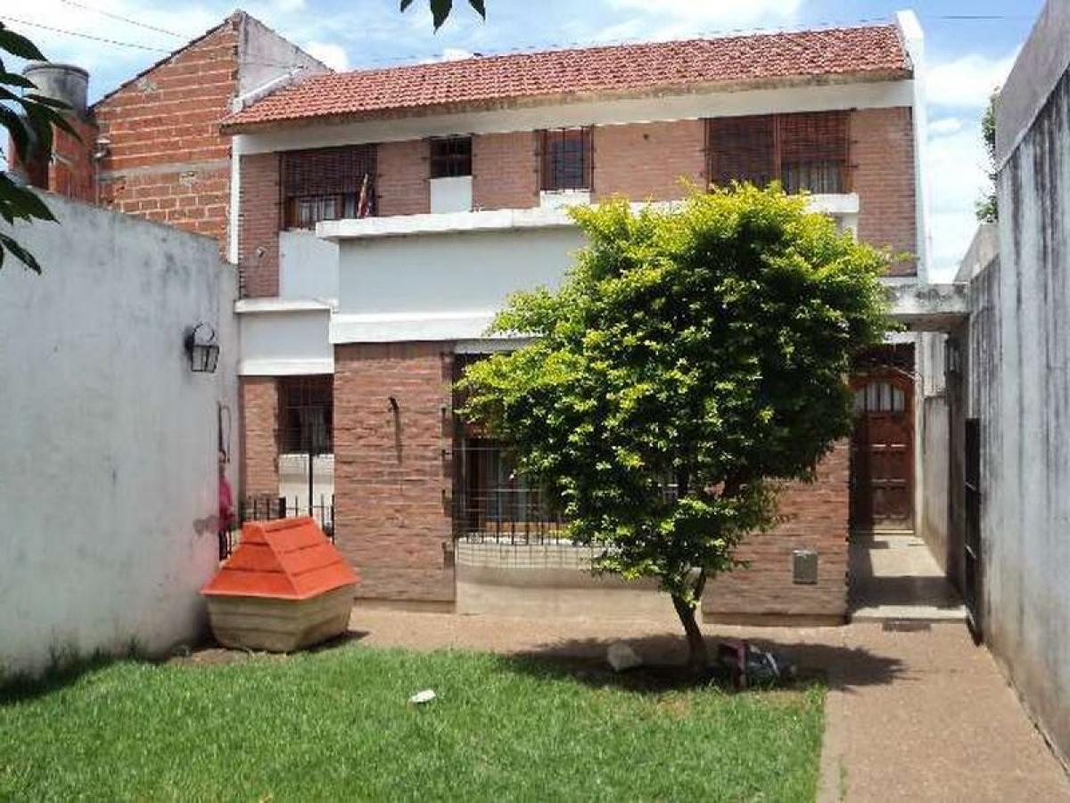 4 bedrooms House in Moron, Argentina No. 2036