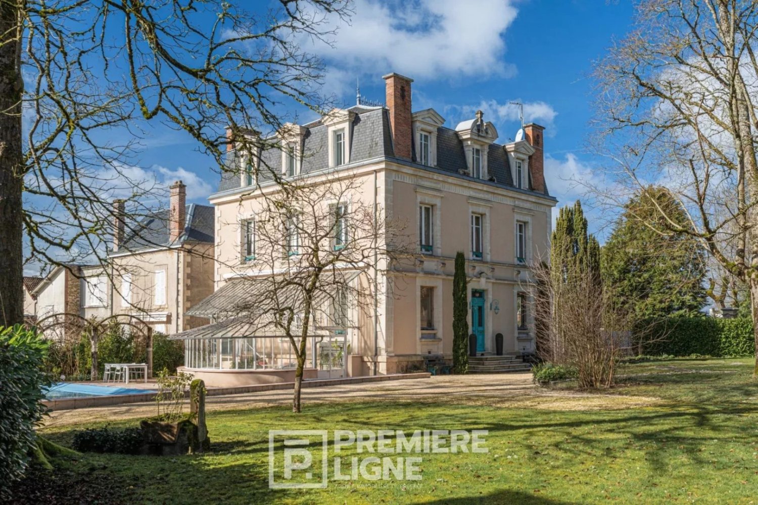 6 غرف نوم منزل في Saint-Junien, France رقم 297945