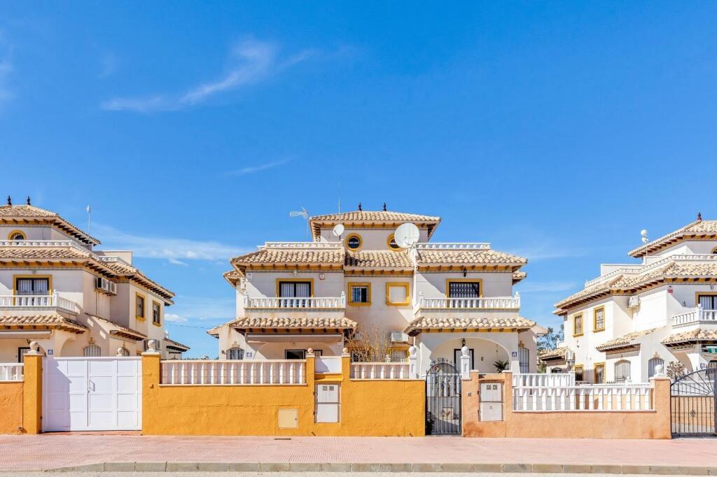 2 bedrooms Villa in Cabo Roig, Spain No. 280988