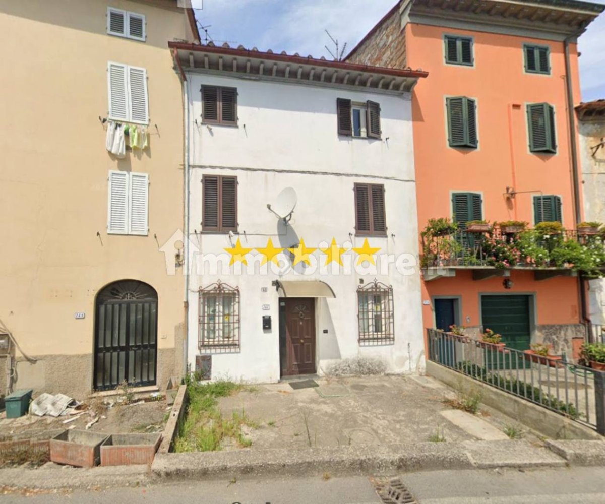 4 bedrooms Apartment in Lucca, Italy No. 51391