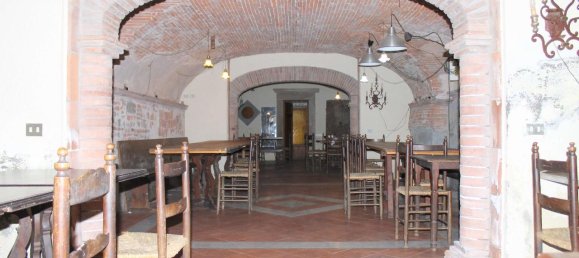 8 rooms Apartment in Lucca, Italy No. 177714 18