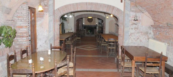 8 rooms Apartment in Lucca, Italy No. 177714 14