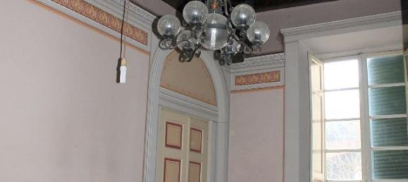 8 rooms Apartment in Lucca, Italy No. 177714 10