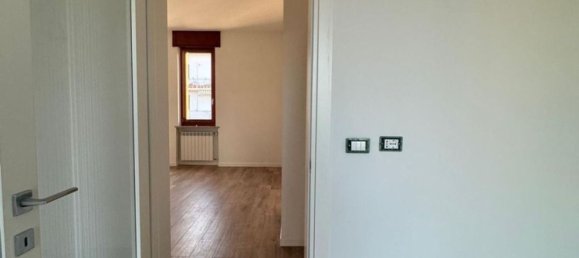 4 chambres Appartement à Piacenza, Italy No. 340838 3