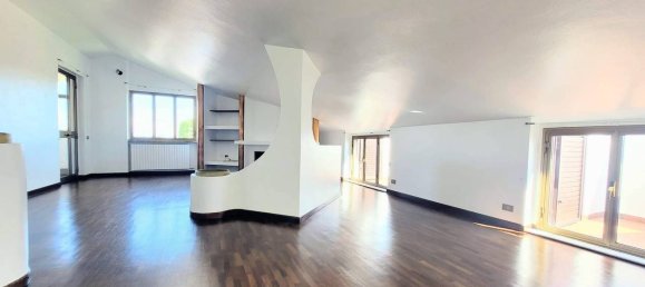 2 Schlafzimmer Wohnung in Muggiò, Italy, Nr. 343495 14