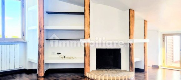 2 Schlafzimmer Wohnung in Muggiò, Italy, Nr. 343495 11