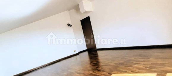 2 Schlafzimmer Wohnung in Muggiò, Italy, Nr. 343495 20