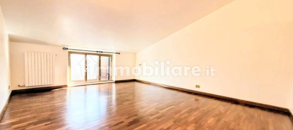 2 Schlafzimmer Wohnung in Muggiò, Italy, Nr. 343495 5