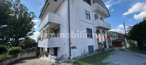 2 Schlafzimmer Wohnung in Muggiò, Italy, Nr. 343495 37