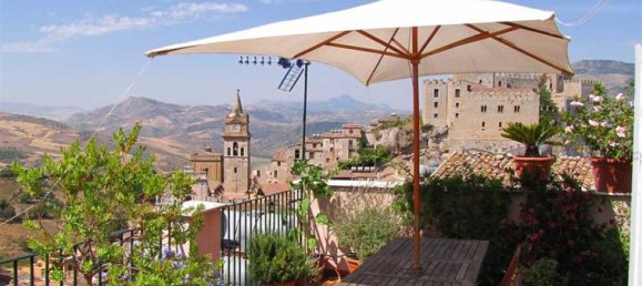 4 bedrooms House in Palermo, Italy No. 82 2