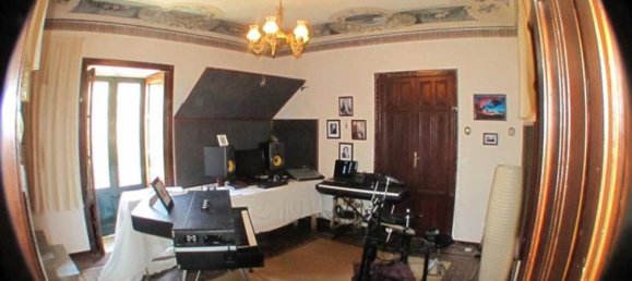 4 bedrooms House in Palermo, Italy No. 82 3